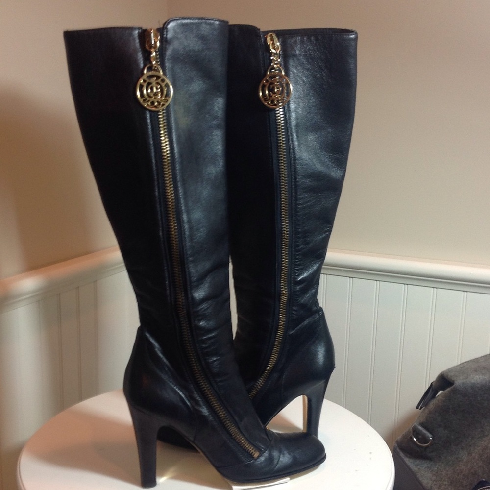 Juicy Couture Black Leather Zipper Charm Boots 8